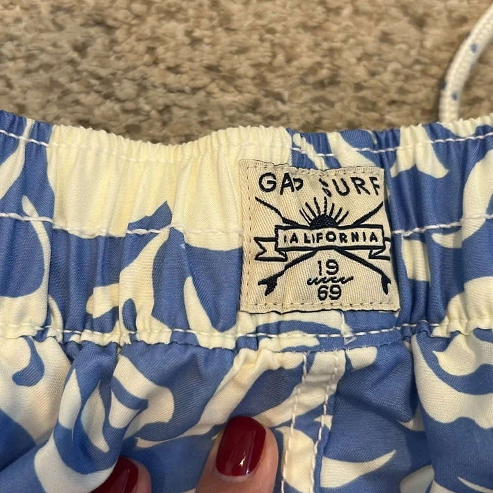 NBW GAP Kids Hawaiian Print Board Shorts, 6-7 (Small)